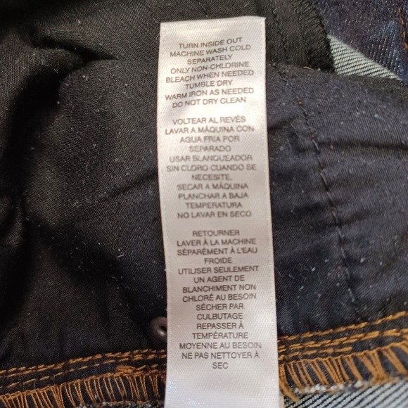 Chico's The Platinum Size 0 S/4 Short Barely Boot Dark Stretch Denim Jeans - Picture 7 of 8